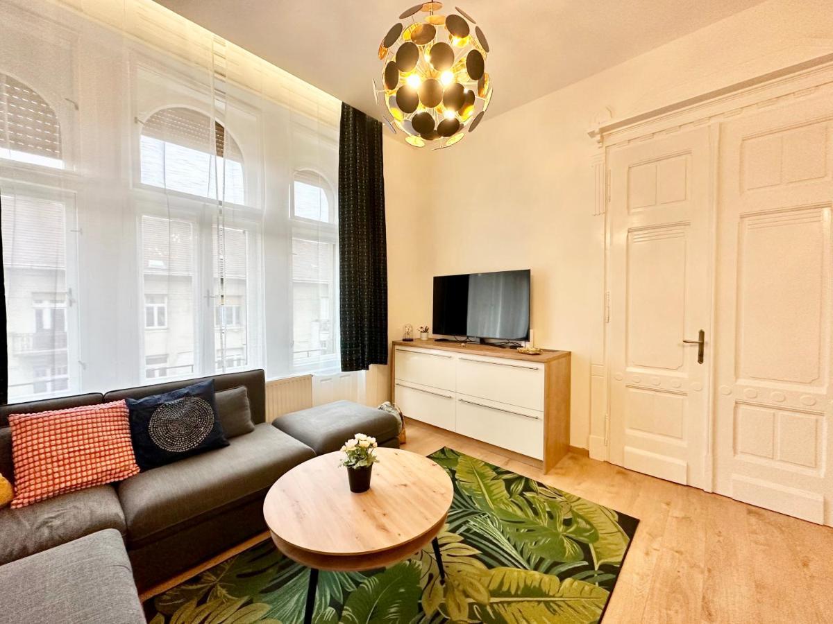 Luxory Design Apartment#Bakats#Freeparking#8Ppl Budapeste Exterior foto